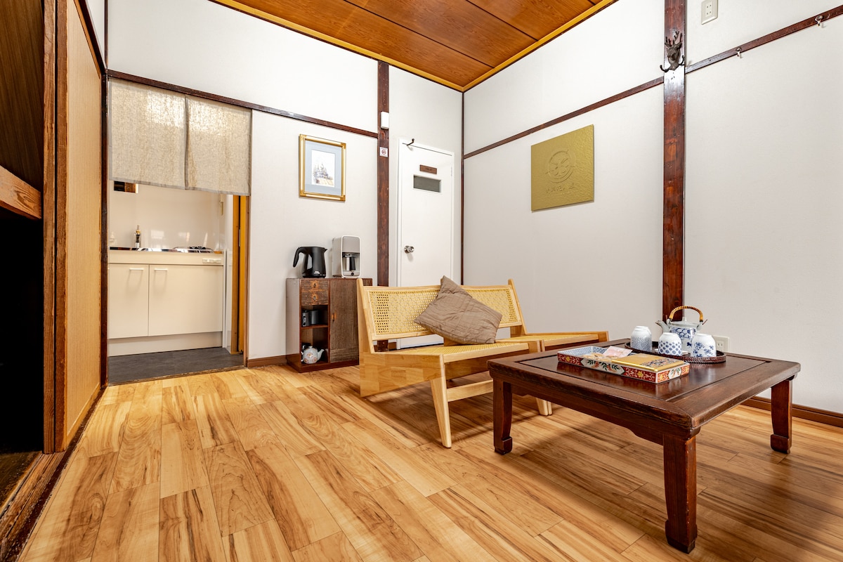 Living Room / Common Area 1